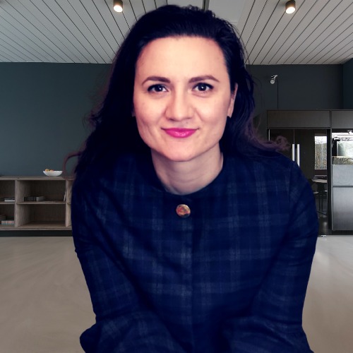 Interviu Iulia Ivan, Beyond Business: Îmi place să provoc ideile și convingerile oamenilor