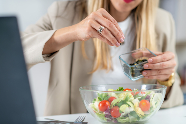 7 idei de prânzuri sănătoase și delicioase pentru birou