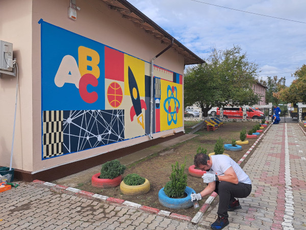 Educația de top ajunge într-un sat uitat de lume: Narada transformă o școală dărăpănată într-un spațiu educațional de excepție, în Sălcioara, județul Ialomița