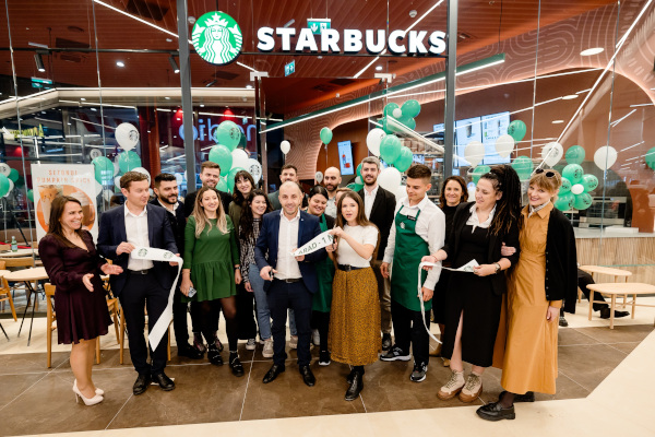 Starbucks deschide prima cafenea din Arad