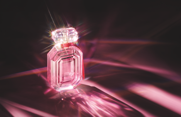 Victoria’s Secret dezvăluie „Bombshell Magic”: un parfum pentru sezonul festiv