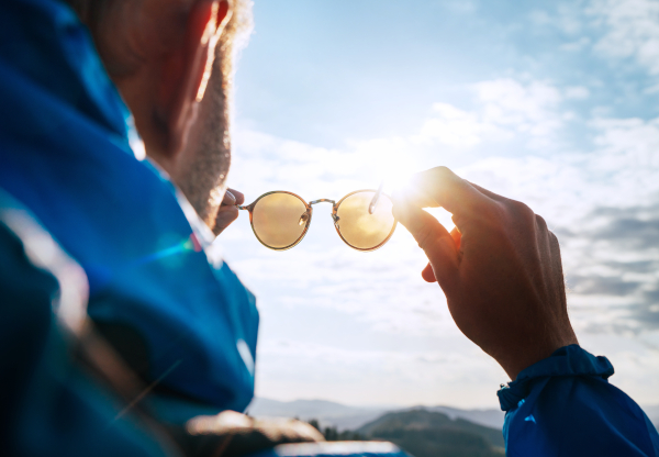 Beneficiile ochelarilor de soare cu lentile polarizate Sursa foto: Shutterstock via lensa.ro