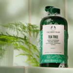 Noua gamă îmbunătățită Tea Tree Oil de la The Body Shop Tea Tree Facial Wash