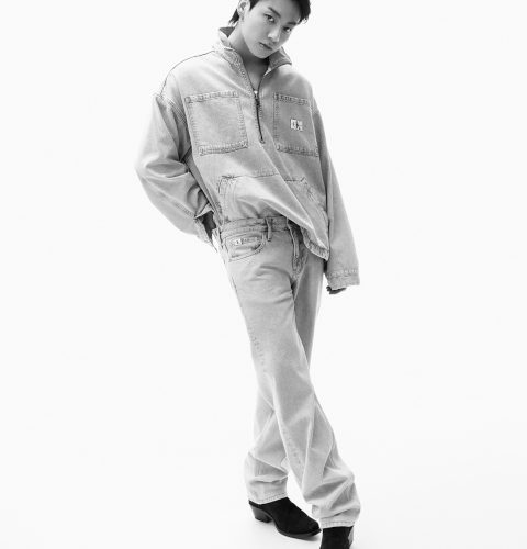 Calvin Klein îl prezintă pe Jung Kook în Jeans pentru campania Primăvara 2024