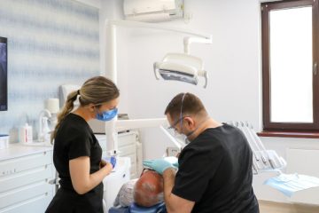 2 din 3 români intenţionează să meargă la dentist în 2024, cel mai mare procent din ultimii 6 ani 