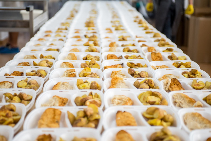Un milion de mese calde oferite persoanelor vulnerabile, prin proiectul Social Food inițiat de Chef Adrian Hădean 