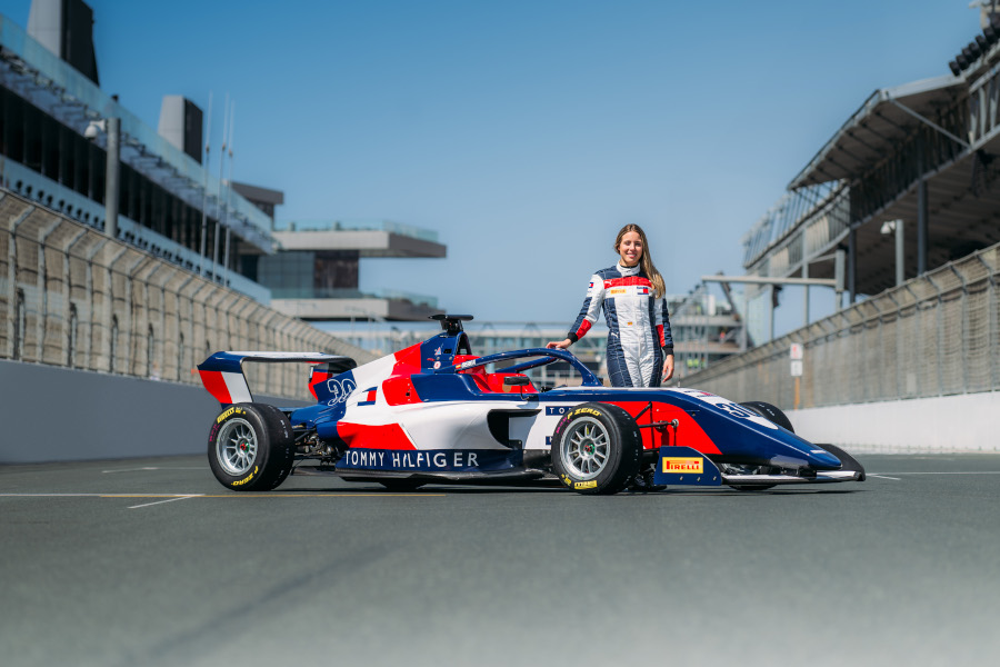 Tommy Hilfiger anunță un parteneriat de referință cu F1 ACADEMY™