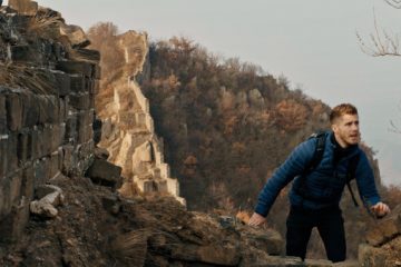 Viasat Explore difuzează seria în premieră Marele Zid Chinezesc cu Ash Dykes