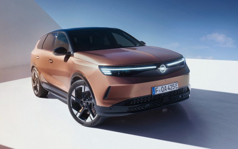 Opel dezvăluie noua generație impresionantă a SUV-ului Grandland